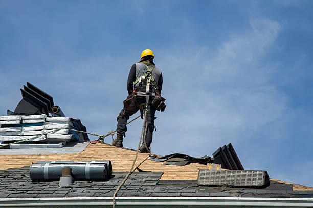 Professional Roofing technician working in Poolesville, MD